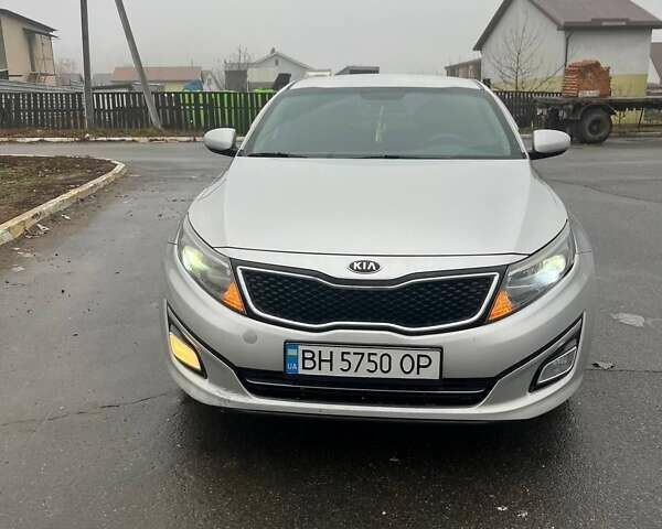 Серый Киа K5, объемом двигателя 2 л и пробегом 230 тыс. км за 8700 $, фото 1 на Automoto.ua