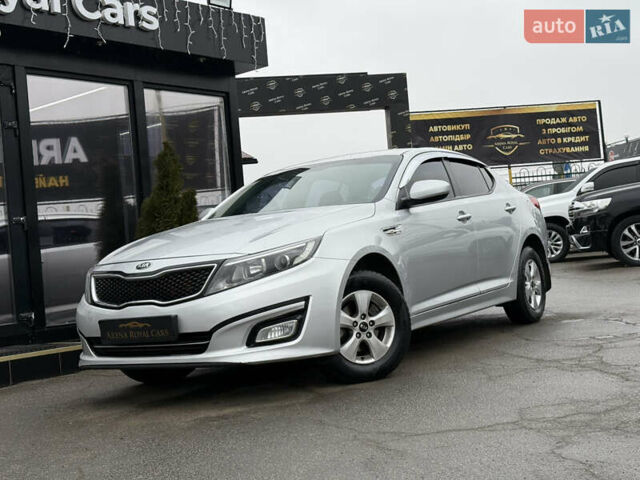 Серый Киа K5, объемом двигателя 2 л и пробегом 185 тыс. км за 8800 $, фото 1 на Automoto.ua