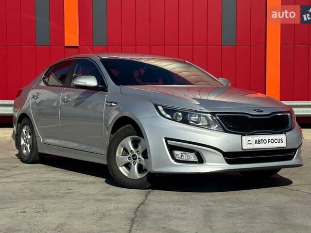 Серый Киа K5, объемом двигателя 2 л и пробегом 224 тыс. км за 10490 $, фото 1 на Automoto.ua