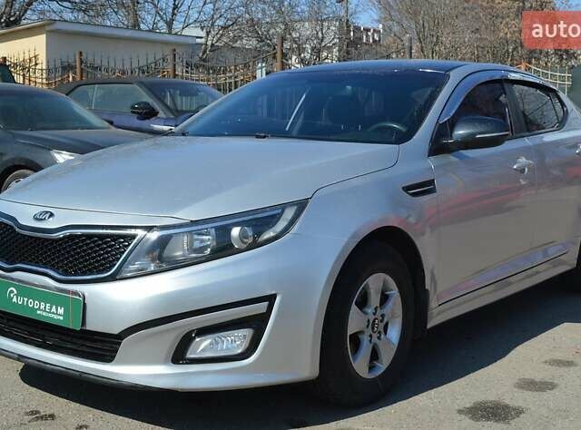 Серый Киа K5, объемом двигателя 2 л и пробегом 136 тыс. км за 9300 $, фото 1 на Automoto.ua