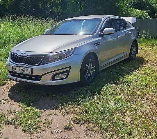 Серый Киа K5, объемом двигателя 2 л и пробегом 545 тыс. км за 4000 $, фото 1 на Automoto.ua