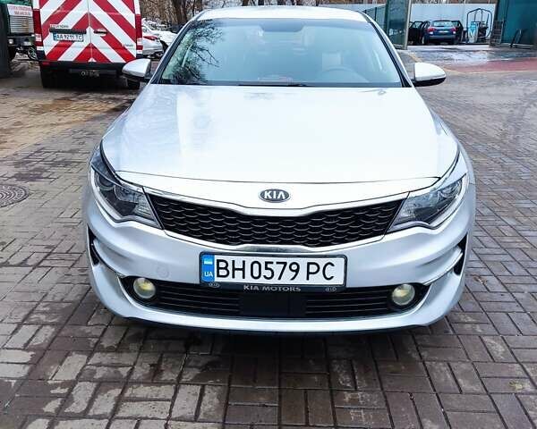 Сірий Кіа K5, об'ємом двигуна 2 л та пробігом 390 тис. км за 9350 $, фото 1 на Automoto.ua