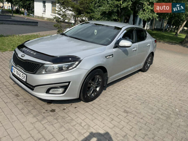 Серый Киа K5, объемом двигателя 2 л и пробегом 236 тыс. км за 10500 $, фото 1 на Automoto.ua
