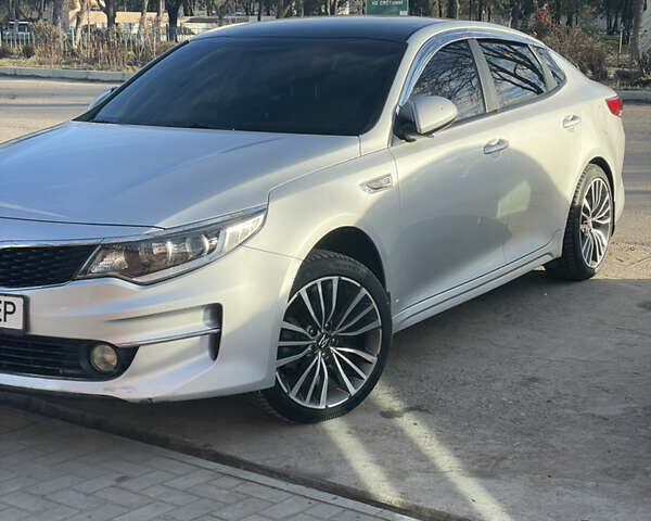 Серый Киа K5, объемом двигателя 2 л и пробегом 215 тыс. км за 11500 $, фото 1 на Automoto.ua