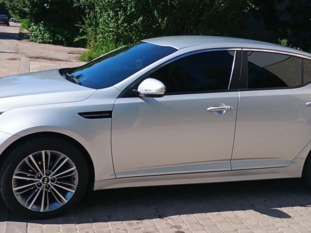Серый Киа K5, объемом двигателя 2 л и пробегом 202 тыс. км за 11300 $, фото 1 на Automoto.ua