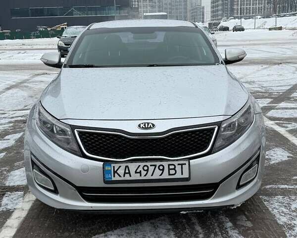 Серый Киа K5, объемом двигателя 2 л и пробегом 303 тыс. км за 9500 $, фото 1 на Automoto.ua
