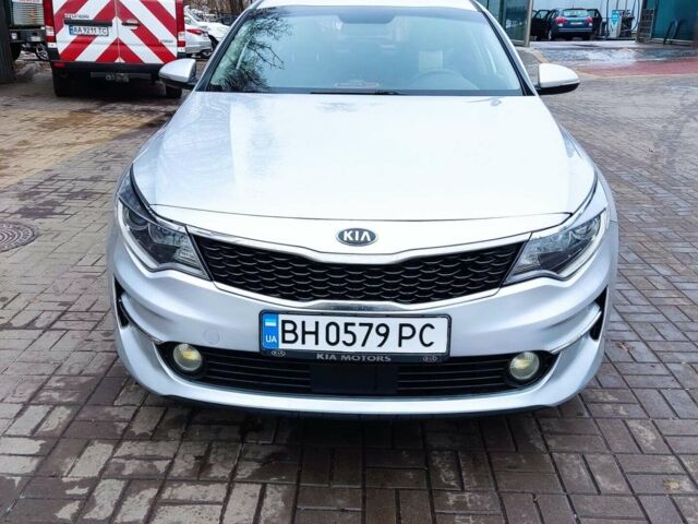 Серый Киа K5, объемом двигателя 2 л и пробегом 390 тыс. км за 9350 $, фото 1 на Automoto.ua