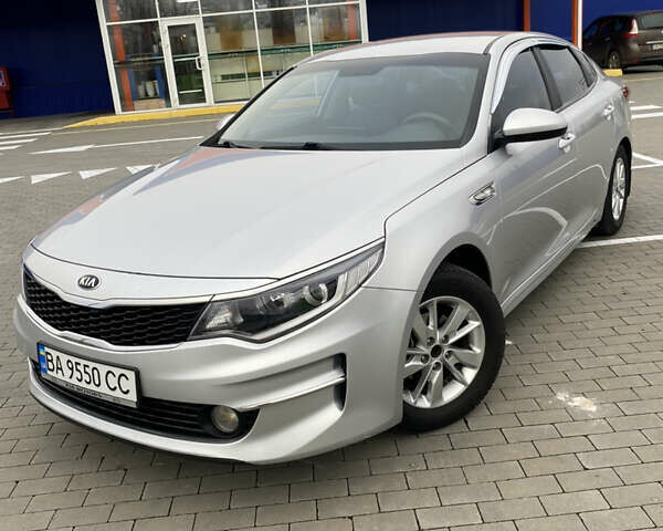 Серый Киа K5, объемом двигателя 2 л и пробегом 350 тыс. км за 10300 $, фото 1 на Automoto.ua