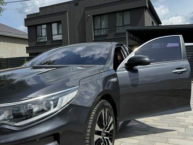 Серый Киа K5, объемом двигателя 2 л и пробегом 107 тыс. км за 12800 $, фото 1 на Automoto.ua