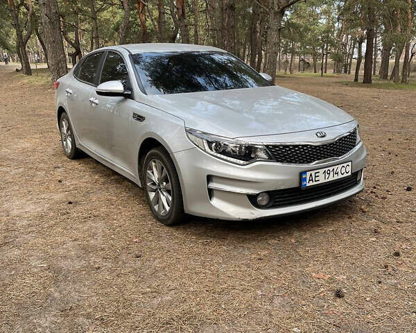 Серый Киа K5, объемом двигателя 2 л и пробегом 188 тыс. км за 16399 $, фото 1 на Automoto.ua