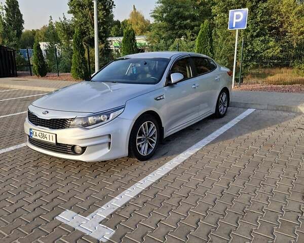 Серый Киа K5, объемом двигателя 2 л и пробегом 285 тыс. км за 13000 $, фото 1 на Automoto.ua
