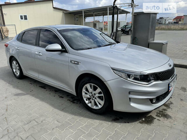 Серый Киа K5, объемом двигателя 2 л и пробегом 136 тыс. км за 11500 $, фото 1 на Automoto.ua