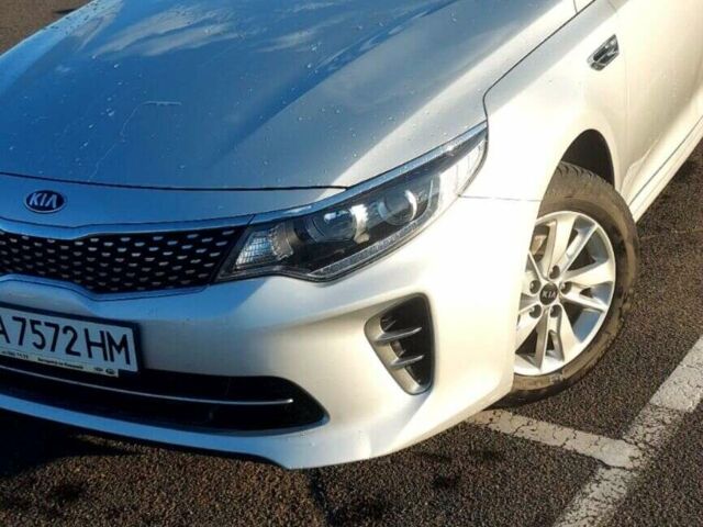 Серый Киа K5, объемом двигателя 2 л и пробегом 290 тыс. км за 11999 $, фото 1 на Automoto.ua