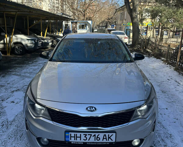 Серый Киа K5, объемом двигателя 2 л и пробегом 367 тыс. км за 10550 $, фото 1 на Automoto.ua