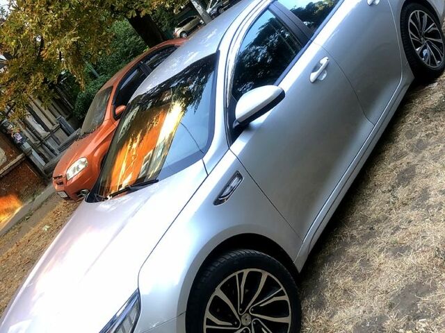 Серый Киа K5, объемом двигателя 2 л и пробегом 290 тыс. км за 12500 $, фото 1 на Automoto.ua