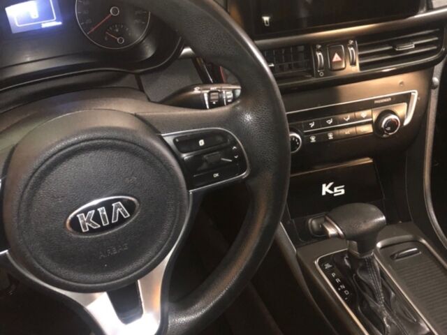 Серый Киа K5, объемом двигателя 2 л и пробегом 290 тыс. км за 11600 $, фото 1 на Automoto.ua