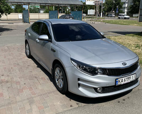 Серый Киа K5, объемом двигателя 2 л и пробегом 157 тыс. км за 11900 $, фото 1 на Automoto.ua