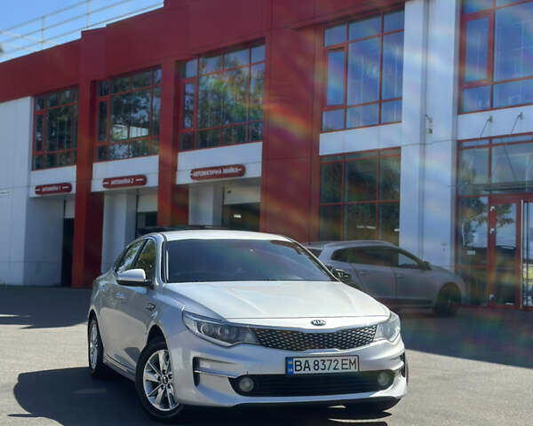 Сірий Кіа K5, об'ємом двигуна 2 л та пробігом 200 тис. км за 12000 $, фото 1 на Automoto.ua