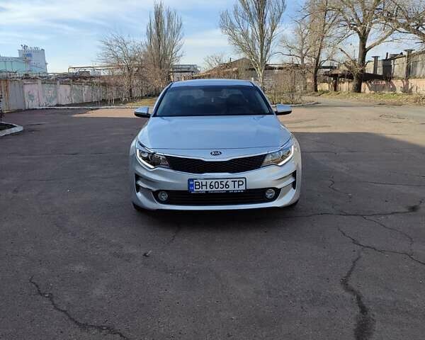 Серый Киа K5, объемом двигателя 2 л и пробегом 280 тыс. км за 10800 $, фото 1 на Automoto.ua