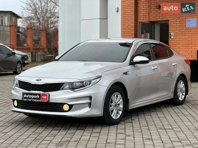 Серый Киа K5, объемом двигателя 2 л и пробегом 159 тыс. км за 9990 $, фото 1 на Automoto.ua