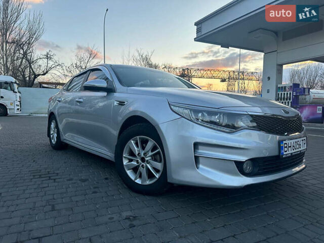 Серый Киа K5, объемом двигателя 2 л и пробегом 292 тыс. км за 11000 $, фото 1 на Automoto.ua