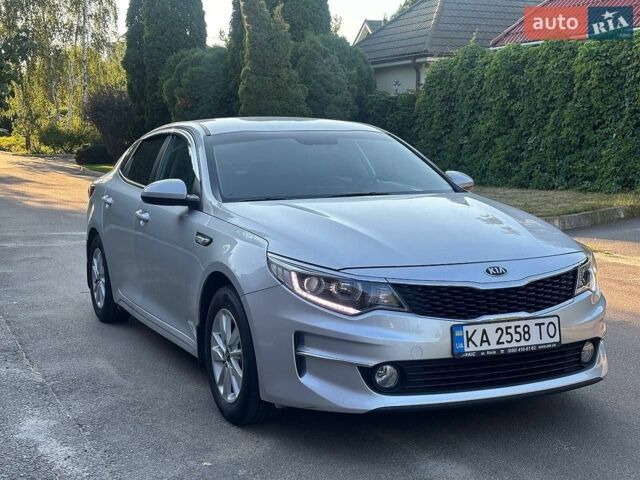 Серый Киа K5, объемом двигателя 2 л и пробегом 320 тыс. км за 10990 $, фото 1 на Automoto.ua