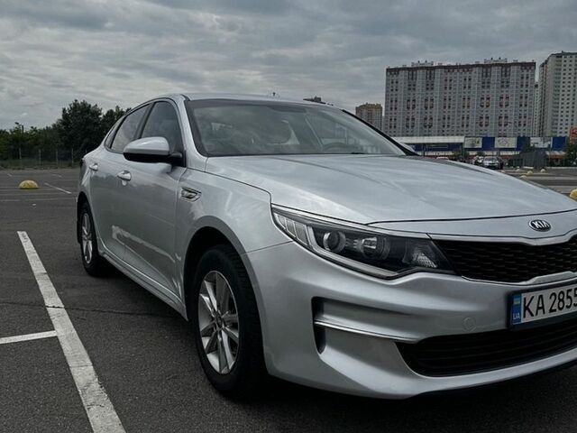 Серый Киа K5, объемом двигателя 2 л и пробегом 446 тыс. км за 10500 $, фото 1 на Automoto.ua