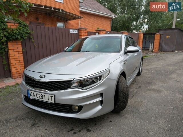 Серый Киа K5, объемом двигателя 2 л и пробегом 327 тыс. км за 9120 $, фото 1 на Automoto.ua
