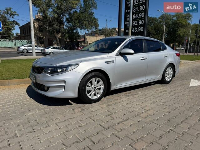 Серый Киа K5, объемом двигателя 2 л и пробегом 191 тыс. км за 11900 $, фото 1 на Automoto.ua