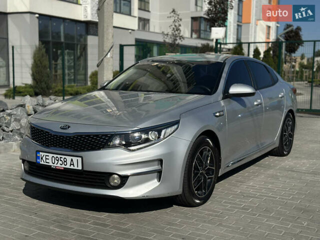 Серый Киа K5, объемом двигателя 2 л и пробегом 73 тыс. км за 15800 $, фото 1 на Automoto.ua