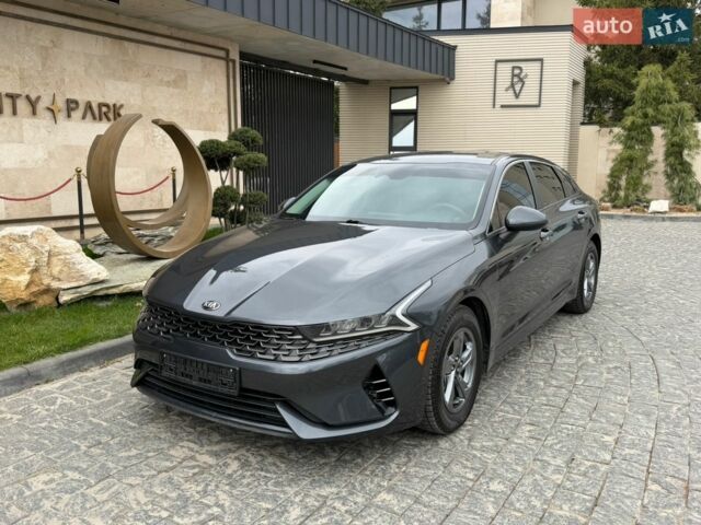 Серый Киа K5, объемом двигателя 1.6 л и пробегом 142 тыс. км за 18999 $, фото 1 на Automoto.ua