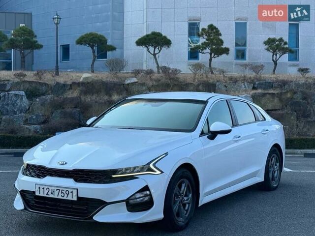 Серый Киа K5, объемом двигателя 2 л и пробегом 94 тыс. км за 20250 $, фото 1 на Automoto.ua