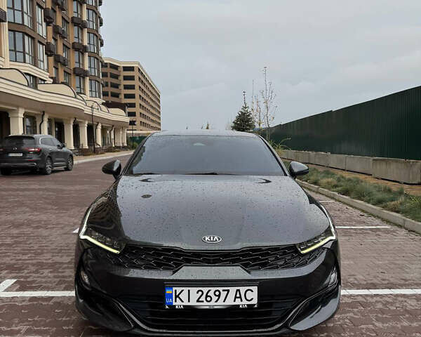 Серый Киа K5, объемом двигателя 2 л и пробегом 122 тыс. км за 23000 $, фото 1 на Automoto.ua