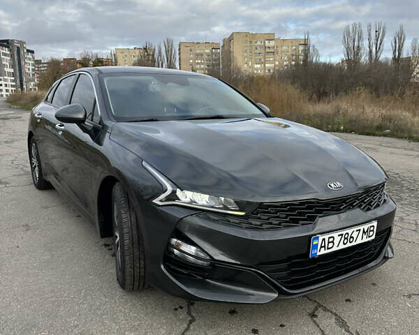 Серый Киа K5, объемом двигателя 2 л и пробегом 138 тыс. км за 20500 $, фото 1 на Automoto.ua