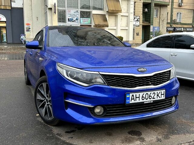 Синий Киа K5, объемом двигателя 2 л и пробегом 288 тыс. км за 11000 $, фото 1 на Automoto.ua