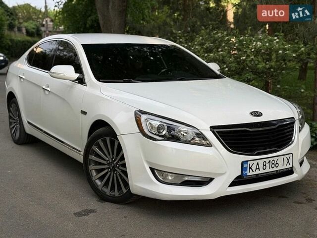 Белый Киа K7, объемом двигателя 2.7 л и пробегом 205 тыс. км за 6300 $, фото 1 на Automoto.ua