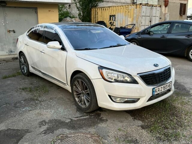 Білий Кіа K7, об'ємом двигуна 3 л та пробігом 260 тис. км за 4200 $, фото 1 на Automoto.ua