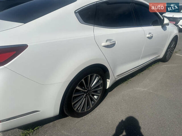 Білий Кіа K7, об'ємом двигуна 3 л та пробігом 270 тис. км за 17000 $, фото 1 на Automoto.ua