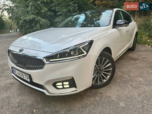 Білий Кіа K7, об'ємом двигуна 2.2 л та пробігом 188 тис. км за 21000 $, фото 1 на Automoto.ua