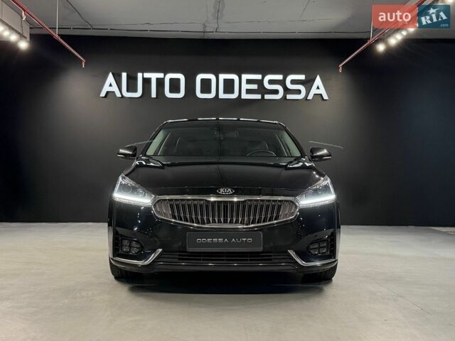 Чорний Кіа K7, об'ємом двигуна 2.2 л та пробігом 230 тис. км за 18499 $, фото 1 на Automoto.ua