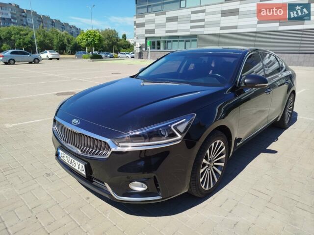Черный Киа K7, объемом двигателя 3 л и пробегом 233 тыс. км за 14100 $, фото 1 на Automoto.ua