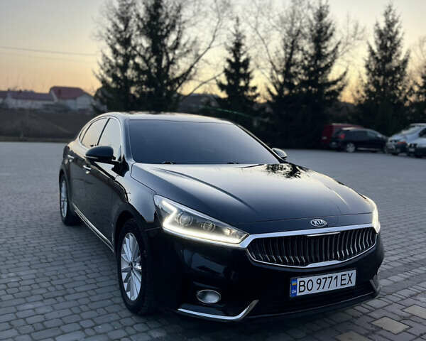 Черный Киа K7, объемом двигателя 2.2 л и пробегом 240 тыс. км за 18999 $, фото 1 на Automoto.ua