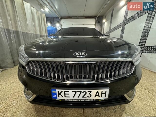 Черный Киа K7, объемом двигателя 2.2 л и пробегом 200 тыс. км за 17000 $, фото 1 на Automoto.ua