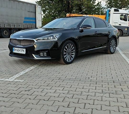 Черный Киа K7, объемом двигателя 2.2 л и пробегом 248 тыс. км за 23000 $, фото 1 на Automoto.ua