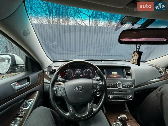 Сірий Кіа K7, об'ємом двигуна 3 л та пробігом 220 тис. км за 12500 $, фото 1 на Automoto.ua
