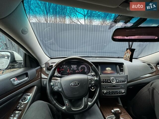 Сірий Кіа K7, об'ємом двигуна 3 л та пробігом 220 тис. км за 12500 $, фото 1 на Automoto.ua