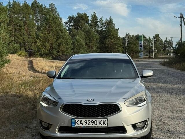 Серый Киа K7, объемом двигателя 3 л и пробегом 424 тыс. км за 10500 $, фото 1 на Automoto.ua