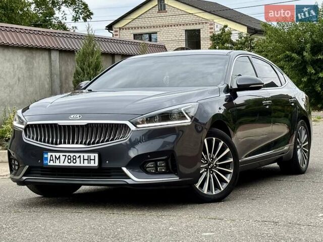 Серый Киа K7, объемом двигателя 3 л и пробегом 210 тыс. км за 13900 $, фото 1 на Automoto.ua