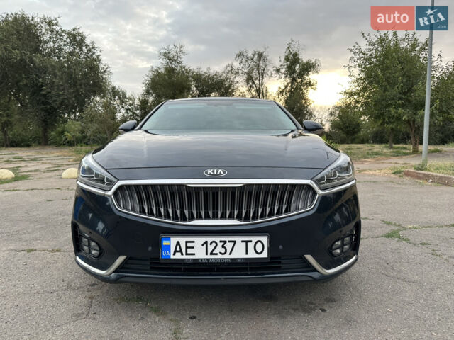 Синій Кіа K7, об'ємом двигуна 3 л та пробігом 218 тис. км за 17300 $, фото 1 на Automoto.ua