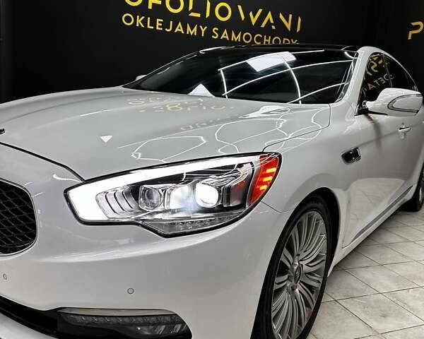 Киа K900, объемом двигателя 5.04 л и пробегом 125 тыс. км за 23999 $, фото 1 на Automoto.ua